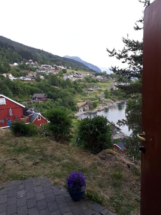 Frå inngangen