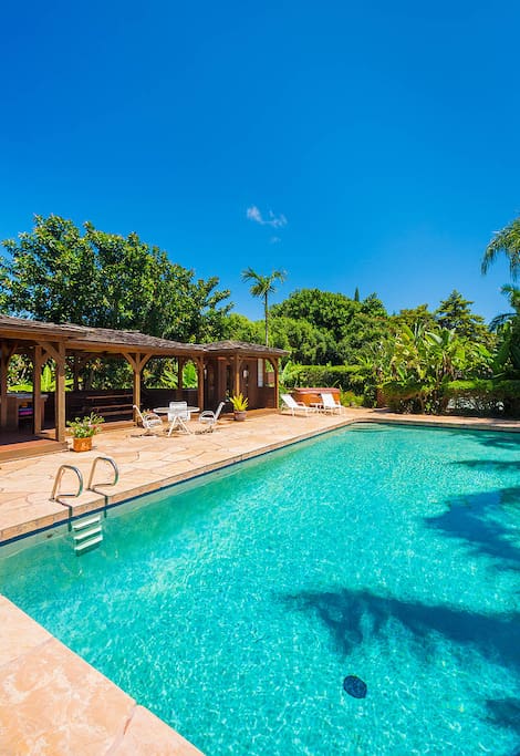 40 ft pool with pool cabana.