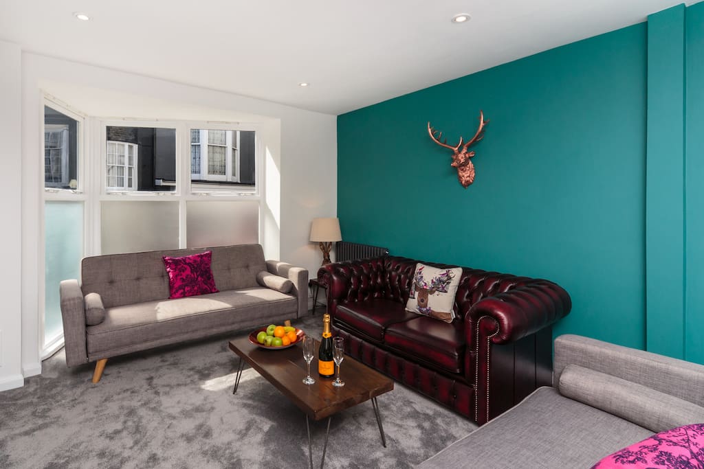 Open plan lounge with lots of space to relax