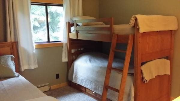 2. spavaća soba s krevetima za 3 osobe 