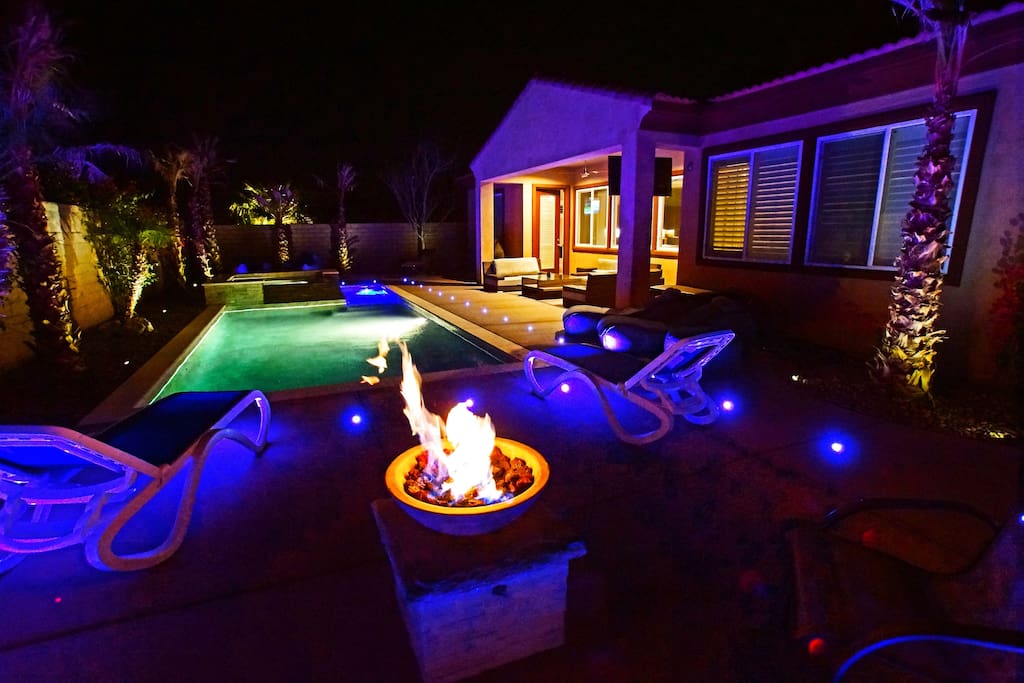 Outdoor Fire Pit - Natural Gas Firebowl - Stack stone pedestal