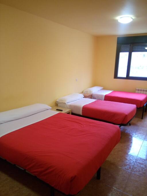 Cama de 135 + 2 Camas de 90.