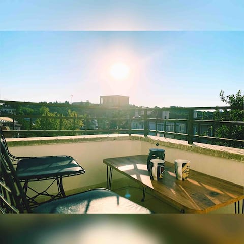 Ankara'nın merkezinde Anıtkabir manzaralı evde oda