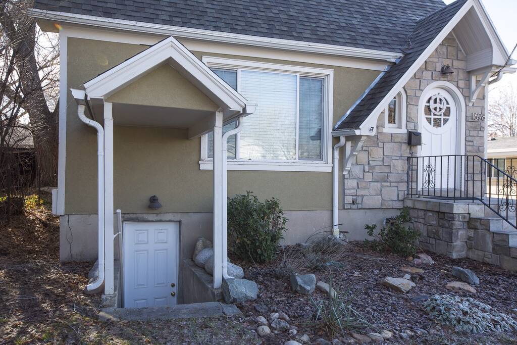 Charming 2BR Sugar House Cottage! Apartments for Rent in Salt Lake