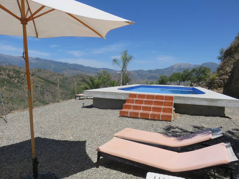 Relax at the salt water swimmingpool.
