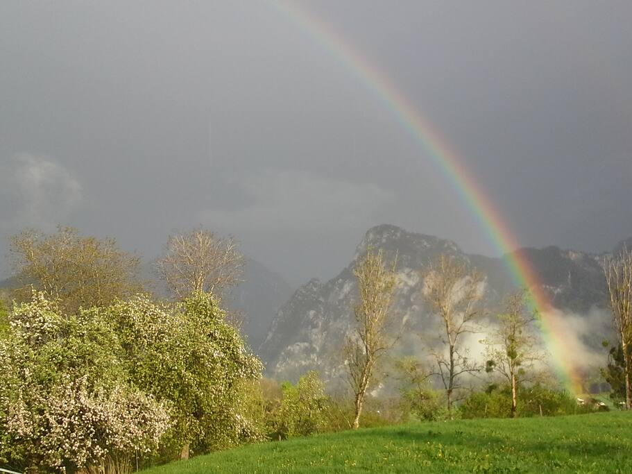 Regenbogen über dem Gesäuseeingang