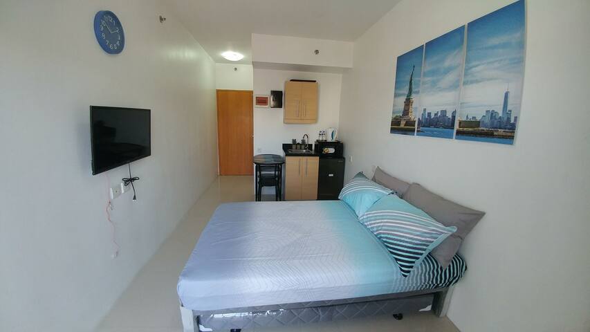 @LOT8-near Landers,IEC,Ayala,IT park,Sm FREE Net