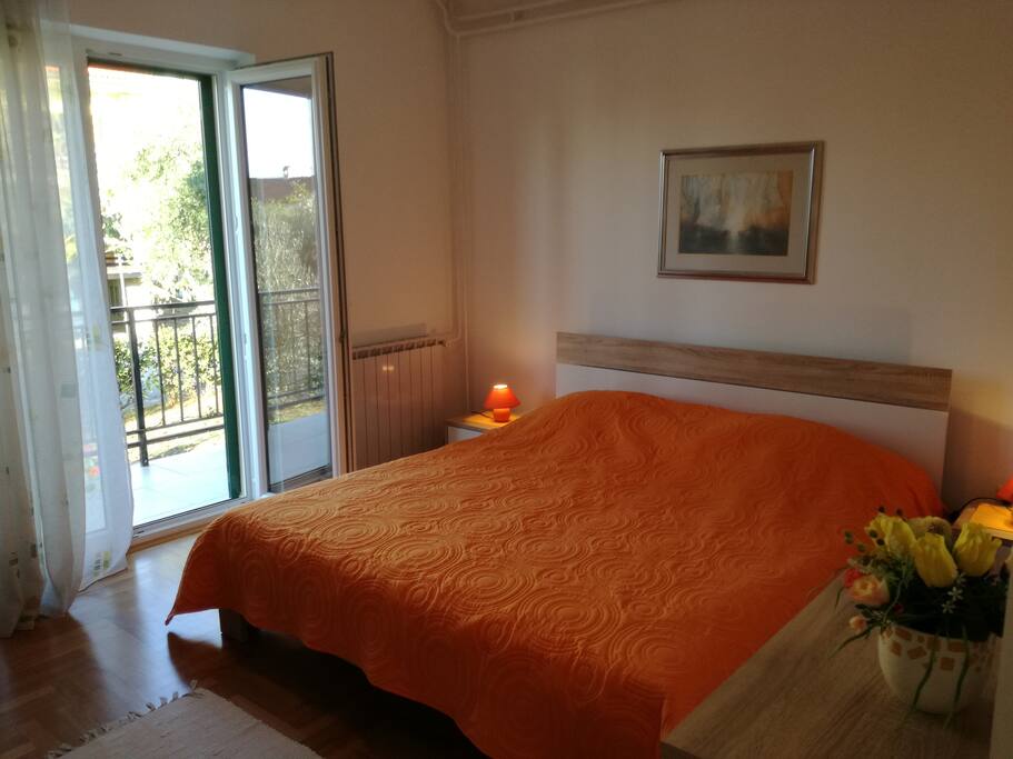 Schlafzimmer 2