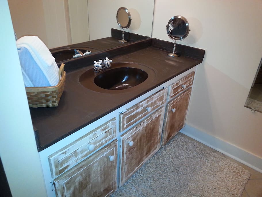 2nd floor bath vanity