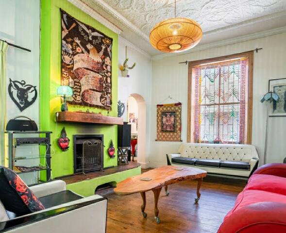 Idyllic Table Mountain Heritage Home gallery image 5