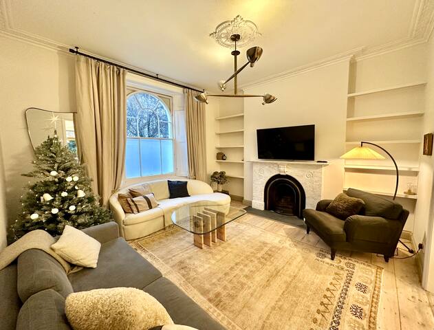 Stunning London Home, IDEAL location gallery image 4