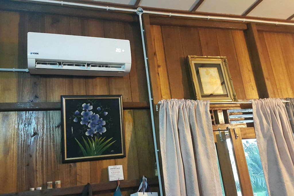 ACond in both bedrooms