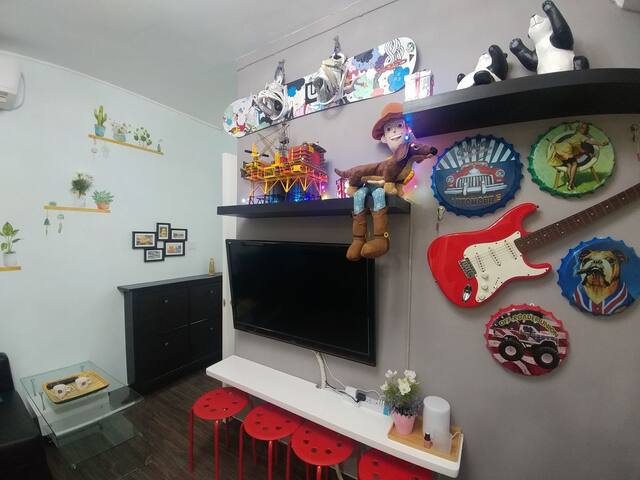 旺角東鐵路站吃喝玩樂中心，獨立私人大廳3房1廁，monk Kok mtr D3 exit gallery image 4