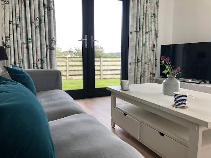 Modern 4 Bed Beach House - 4 Minutes Walk To Beach - Widemouth Bay