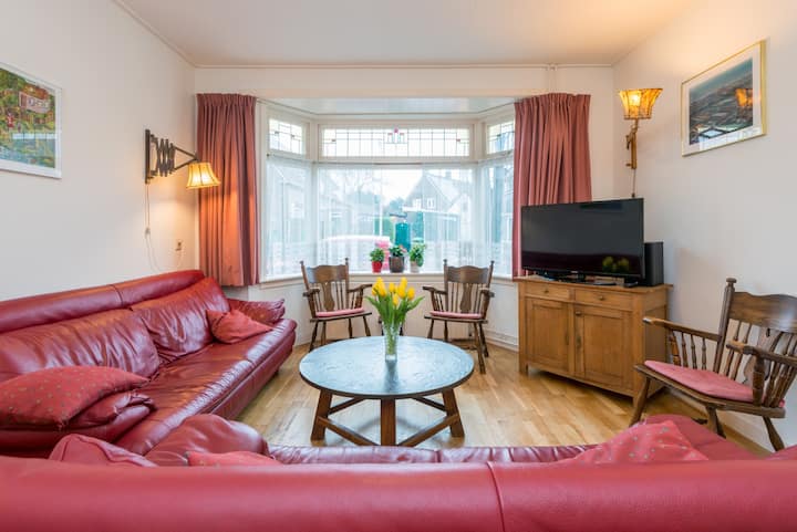 Beautiful holiday home: 3 bedrooms, sleeps 6.