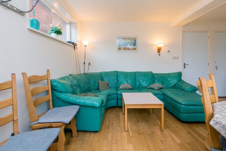 House with 3 bedrooms for 6 people with garage.