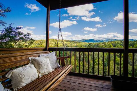 Cliffhang  Cabin over the French Broad River