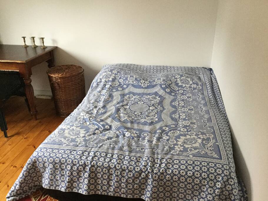 Bed (1,40m x 2,00m)