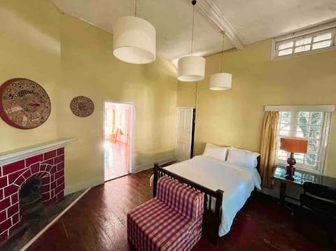 Mimosa Ridge- Tranquil Heritage House