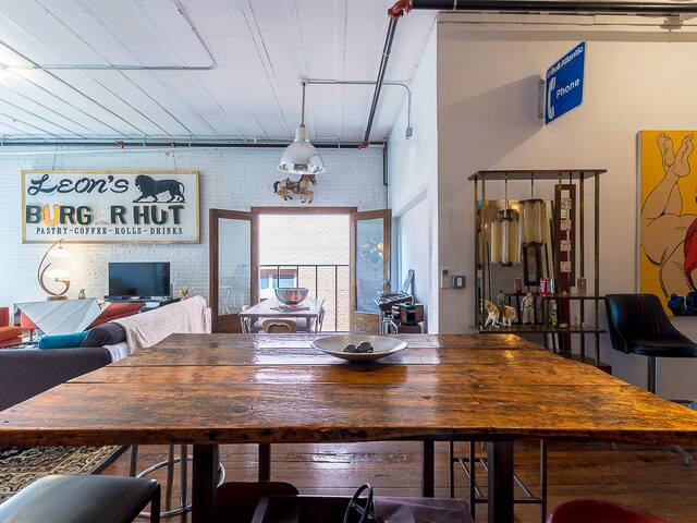 Stunning 3BR loft in Williamsburg!!! gallery image 3
