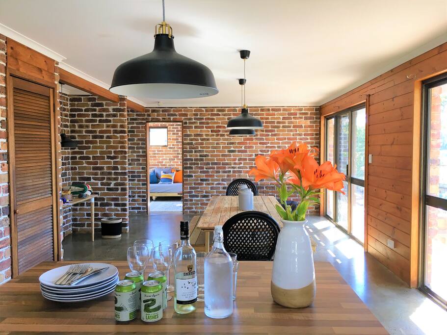 Kitchen and dining area.