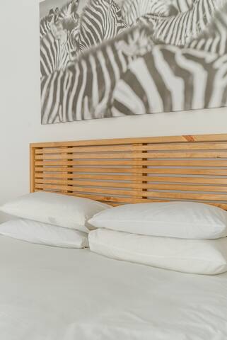 Adams Place – Walk to Blouberg Beachfront from a Stylish Hideaway gallery image 4