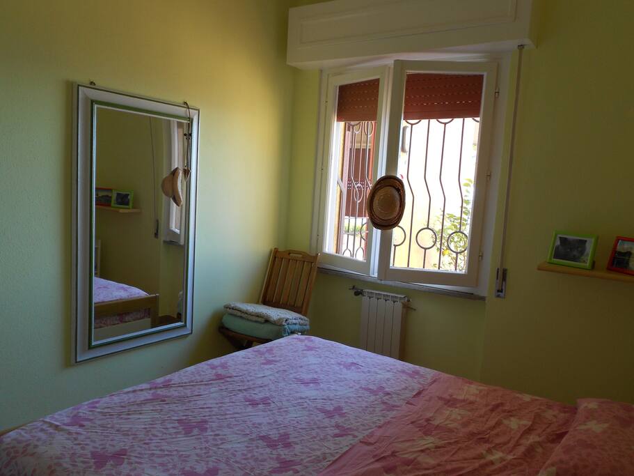 Camera con letto matrimoniale