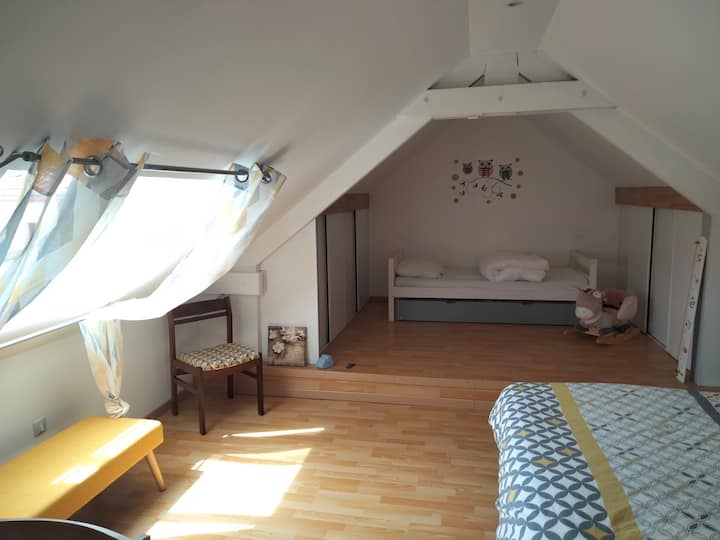 The two-part Peps room is ideal for families with children and / or infants.
1 Double bed 
in a trundle bed (2 Single beds)
Baby Umbrella Bed 