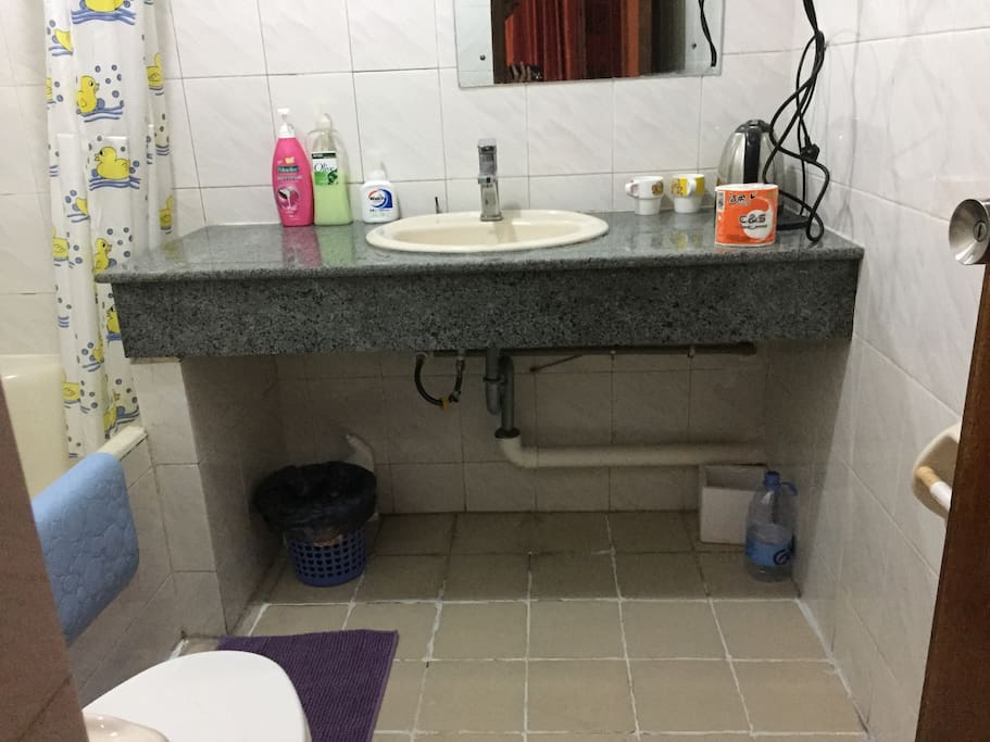 房间A 里面的独立卫生间