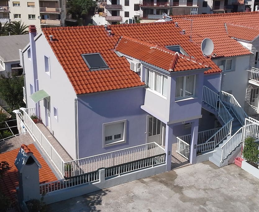 The exterior appearance of the house Borčić