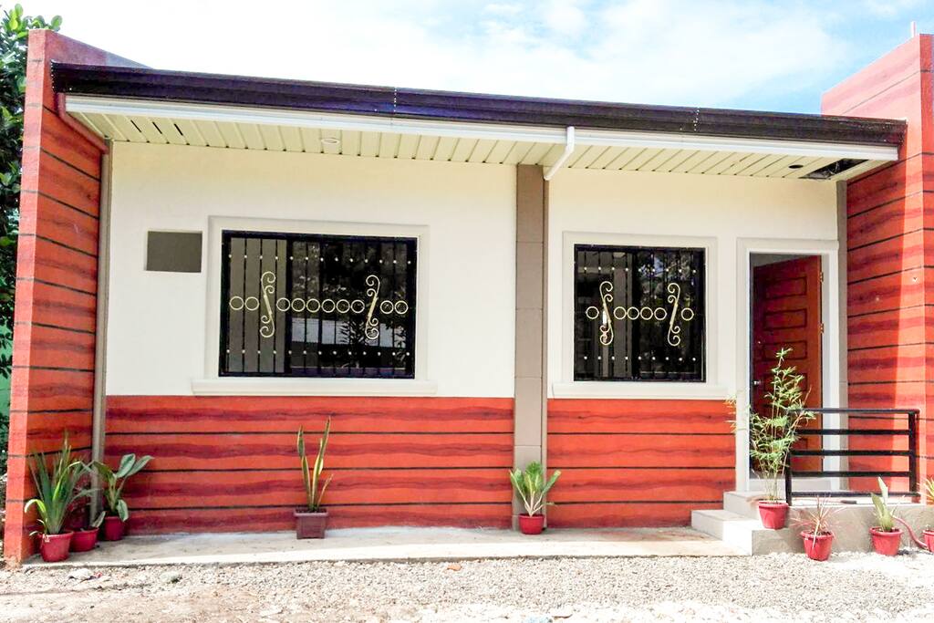 Front view (2-bedroom apartment)
