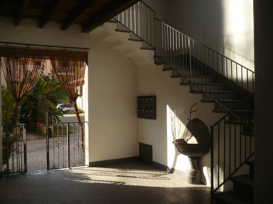 L'esterno dell'edificio, The outside of the building