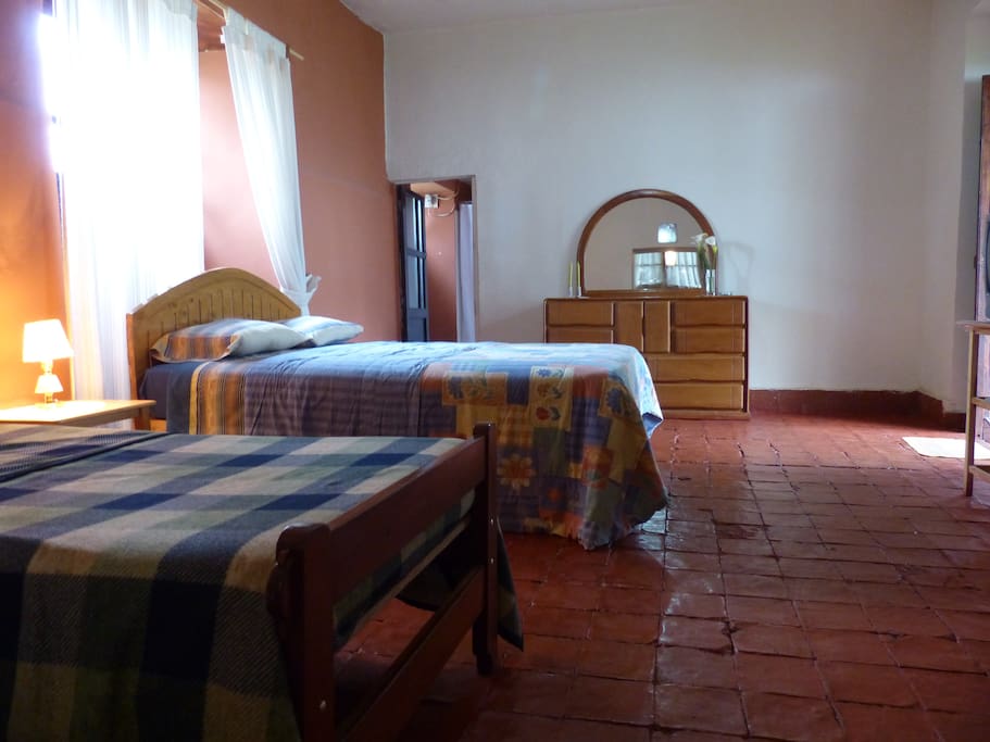 Otra vista de habitación 1