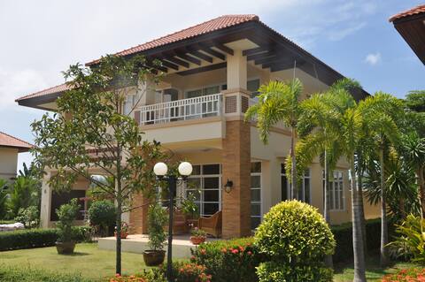 Amazing house near the beach