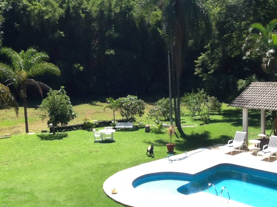 aproveite muita esta piscina. Depois complete com um delicioso churrasco!