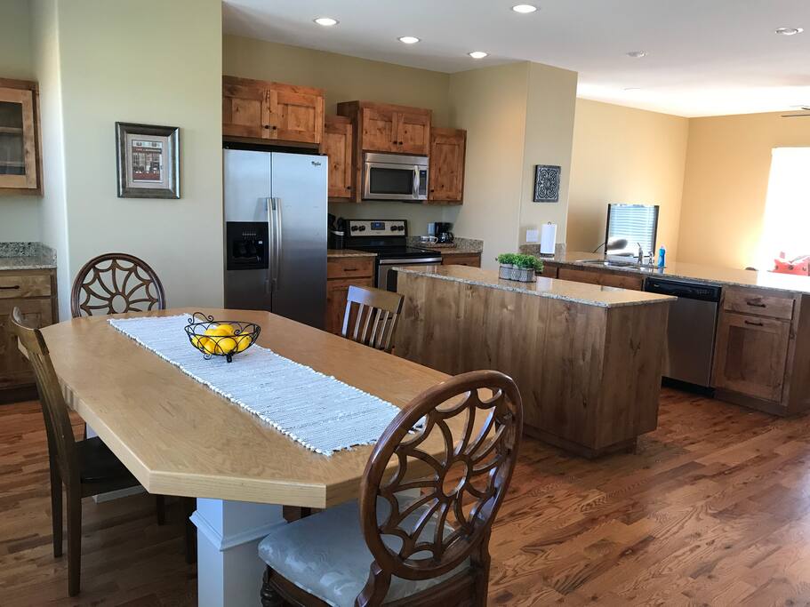 KITCHEN/DINNING
2ND LEVEL