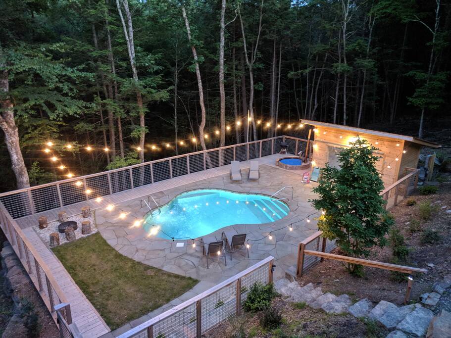 Modern Woodstock House in the Trees Houses for Rent in Woodstock, New