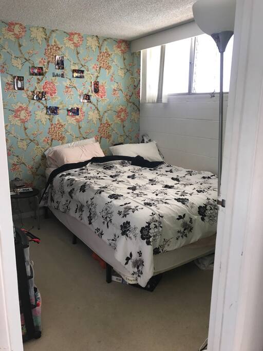 Bedroom, queen mattress + closet space