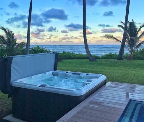 Beach Front Lux Home Sleeps 18, AC, Hot Tub