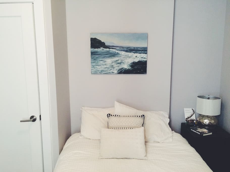 (My great grandmother painted that.)