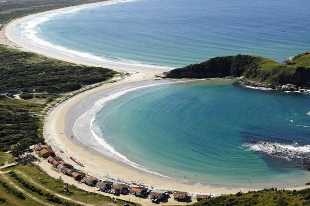 Vista da Praia das Conchas com a Praia do Peró ao fundo!