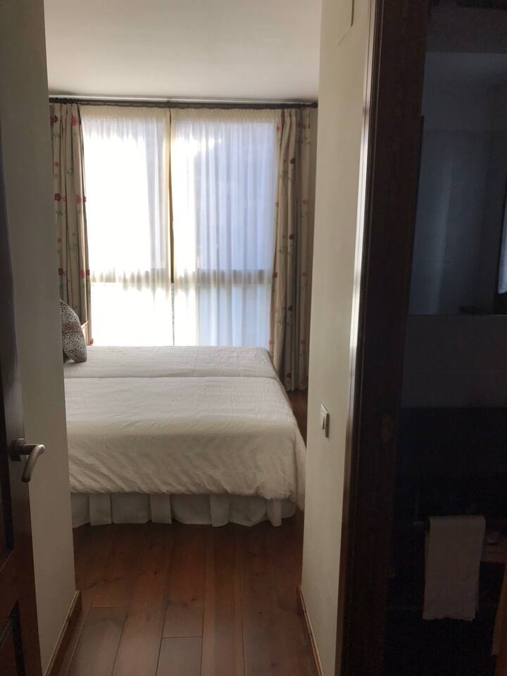 ทางเข้าห้องเตียงคู่ 