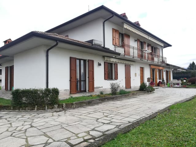 Spacious apartment, convenient Bergamo airport