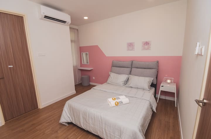  ¡Segundo piso, tercer dormitorio adjunto con calentador de agua en el baño!