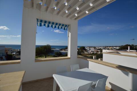 Apartment with fantastic sea view....Torre Vado
