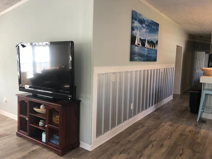 Sea La Vie With Hot Tub And Fenced In Yard. - North Topsail Beach, NC