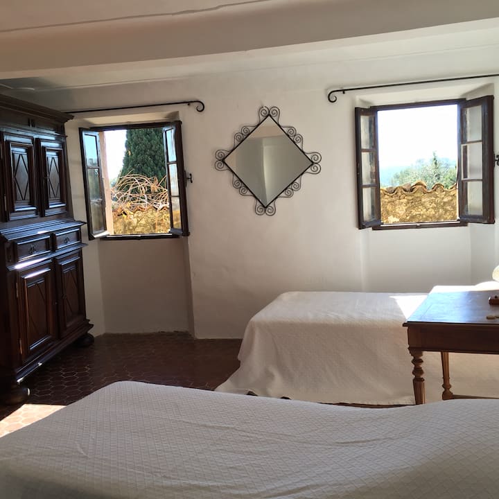 غرفة نوم مزدوجة في البيت الرئيسي 1