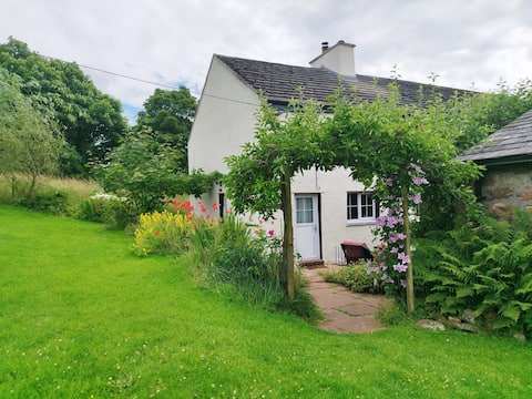 Peaceful and cosy cottage with garden to chill