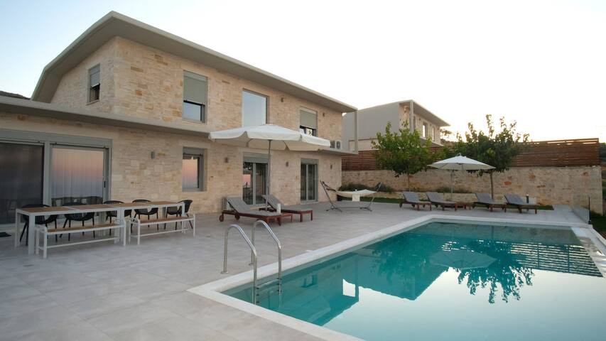 Eva Villas West & East, 2 private pools , Sea View gallery image 2