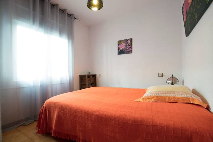 Chambre lit 135X190 cm.